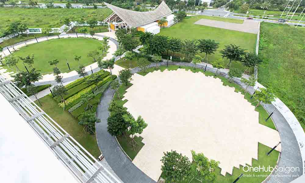 Không gian xanh chiếm phần lớn diện tích dự án OneHub Saigon