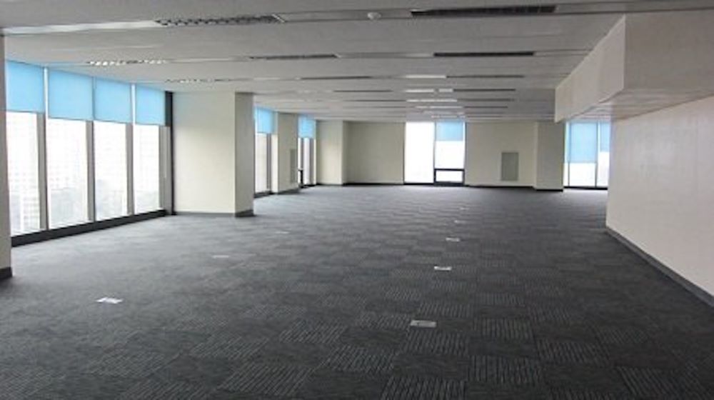 Some large office space rental companies have more than 50% of their floor area vacant