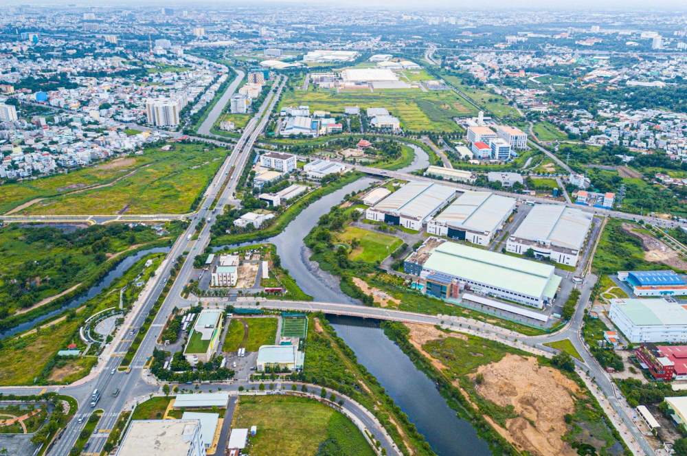 Việt Nam đang tích cực đầu tư vào cơ sở hạ tầng tại các khu công nghệ cao để thu hút doanh nghiệp trong và ngoài nước