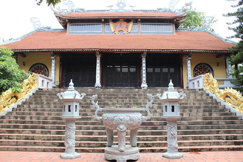 Chùa Thạch Cầu Long Biên