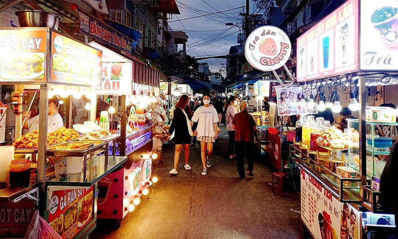 Khu ẩm thực Phan Xích Long